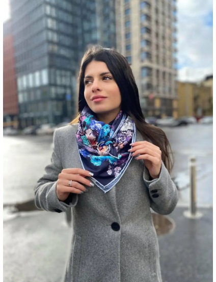 Картинка Дизайнерська шовкова хустка My Scarf "Чарівний сад" 90 на 90 см